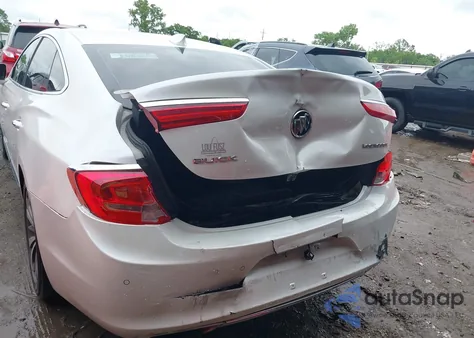 2017 Buick Lacrosse из США, поврежденный, VIN 1G4ZP5SSHU135283